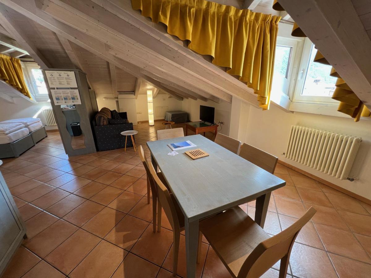 Studio Apartments Baia Azzurra 7 Торболе Экстерьер фото