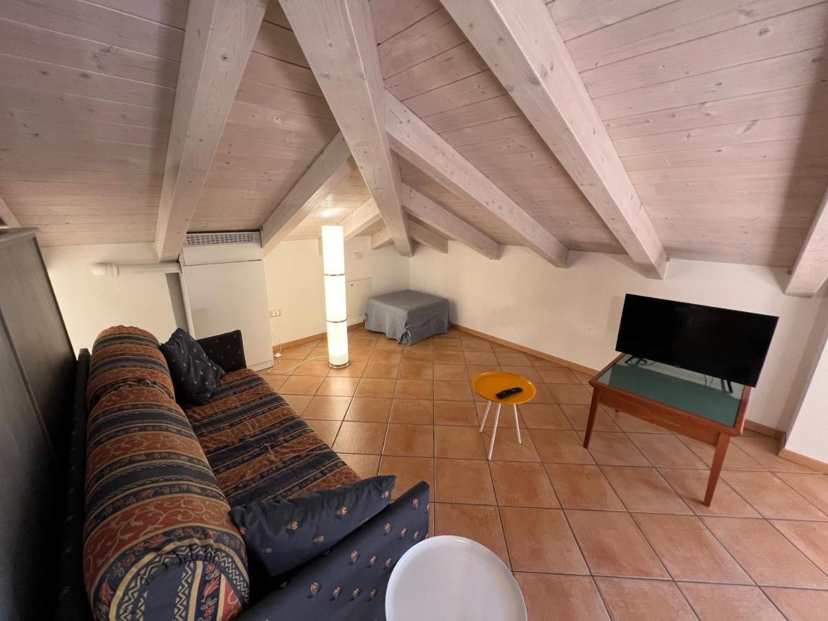 Studio Apartments Baia Azzurra 7 Торболе Экстерьер фото