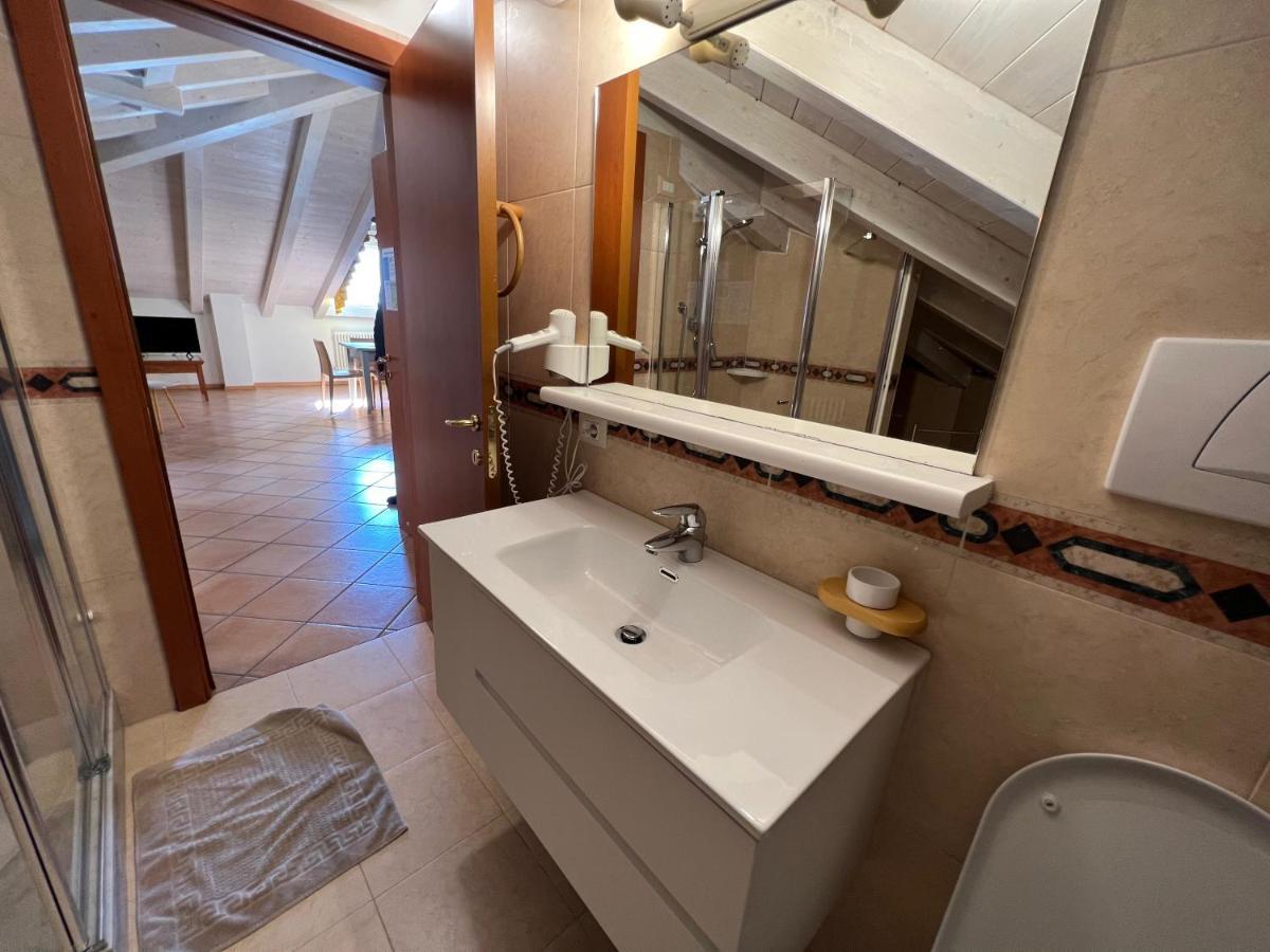 Studio Apartments Baia Azzurra 7 Торболе Экстерьер фото