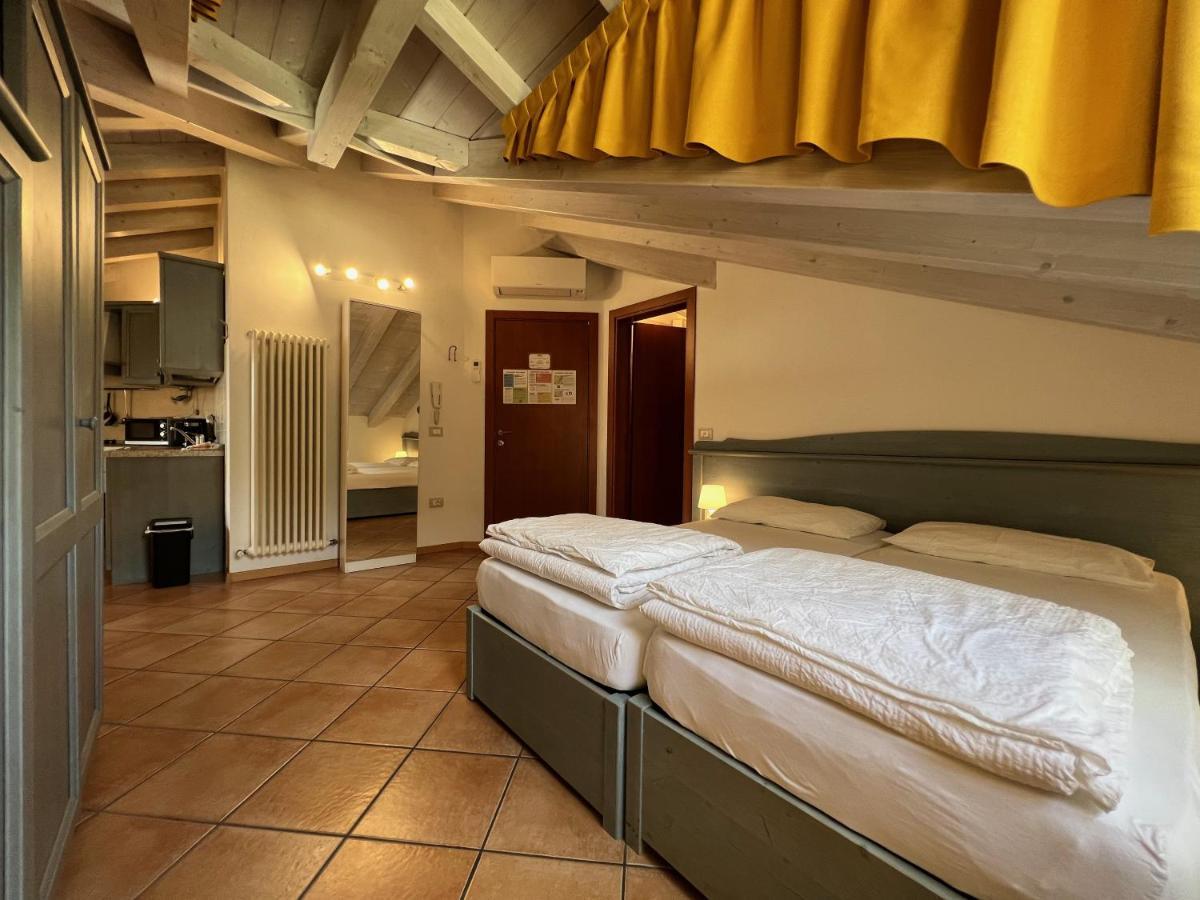 Studio Apartments Baia Azzurra 7 Торболе Экстерьер фото