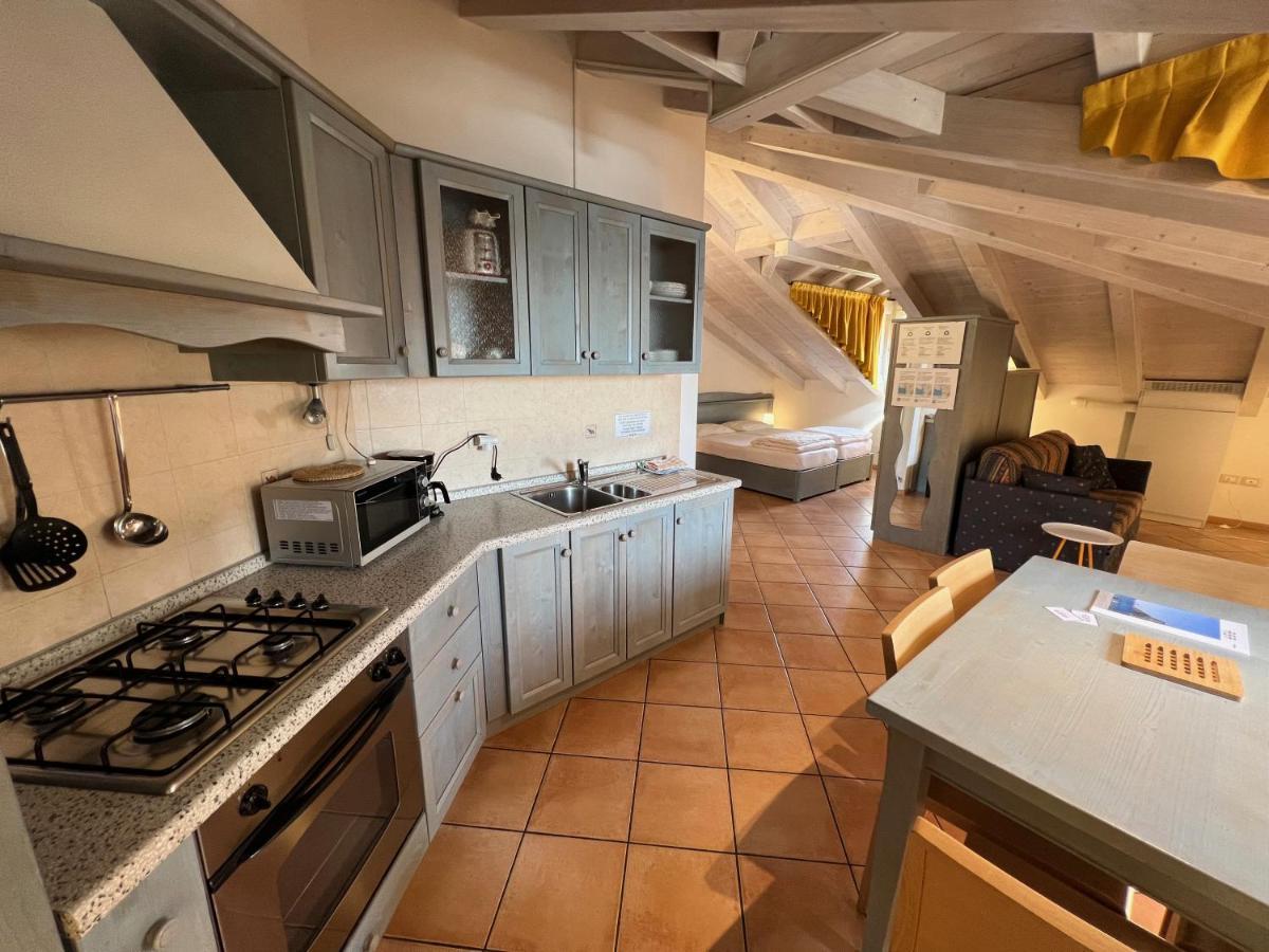 Studio Apartments Baia Azzurra 7 Торболе Экстерьер фото